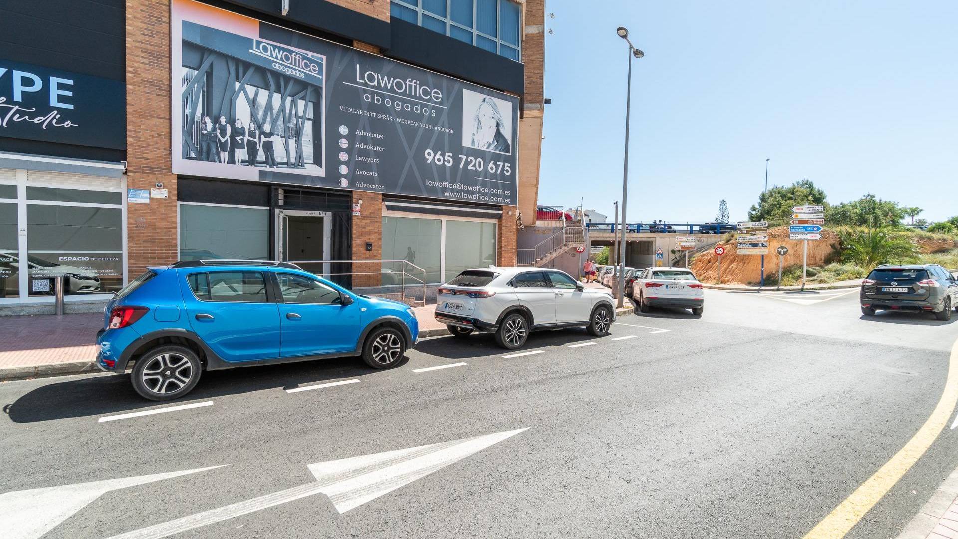 Alquiler a largo plazo - Local Comercial - Orihuela Costa - Playa Flamenca