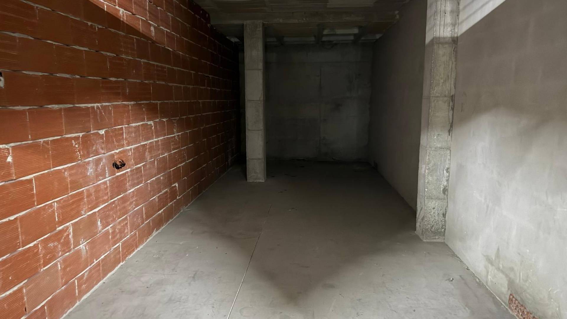 Alquiler a largo plazo - Plaza de aparcamiento / Garaje - Orihuela Costa - Playa Flamenca