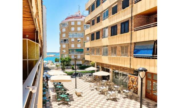 Apartament / Duplex - Second hand - Torrevieja - Playa Acequion