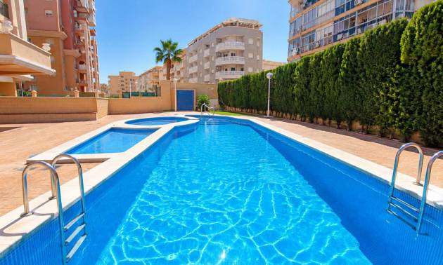 Apartment - Second hand - Torrevieja - Playa de los Locos