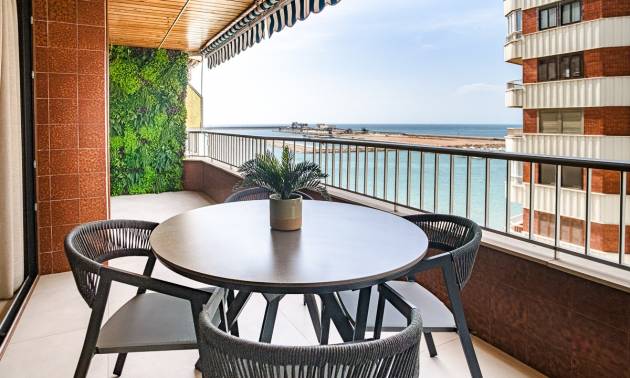 Appartement - Tweedehands - Torrevieja - Playa del Acequión