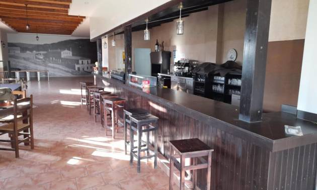 Commercial premises - Second hand - Alicante - Bañeres
