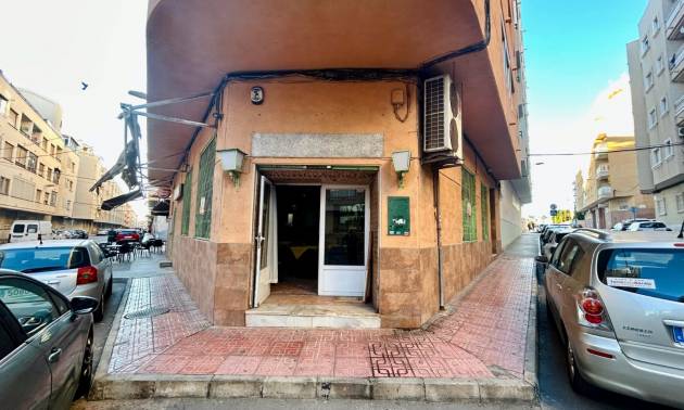 Commercial premises - Second hand - Torrevieja - Center