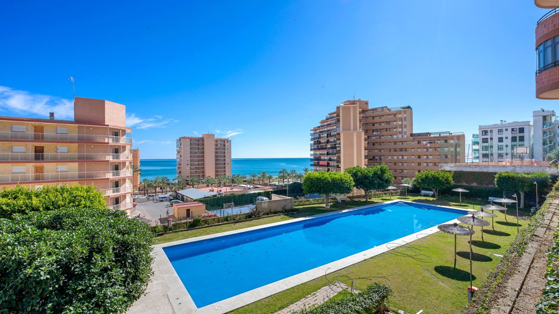 Gebraucht - Apartamento - Arenales del Sol - Segunda linea playa