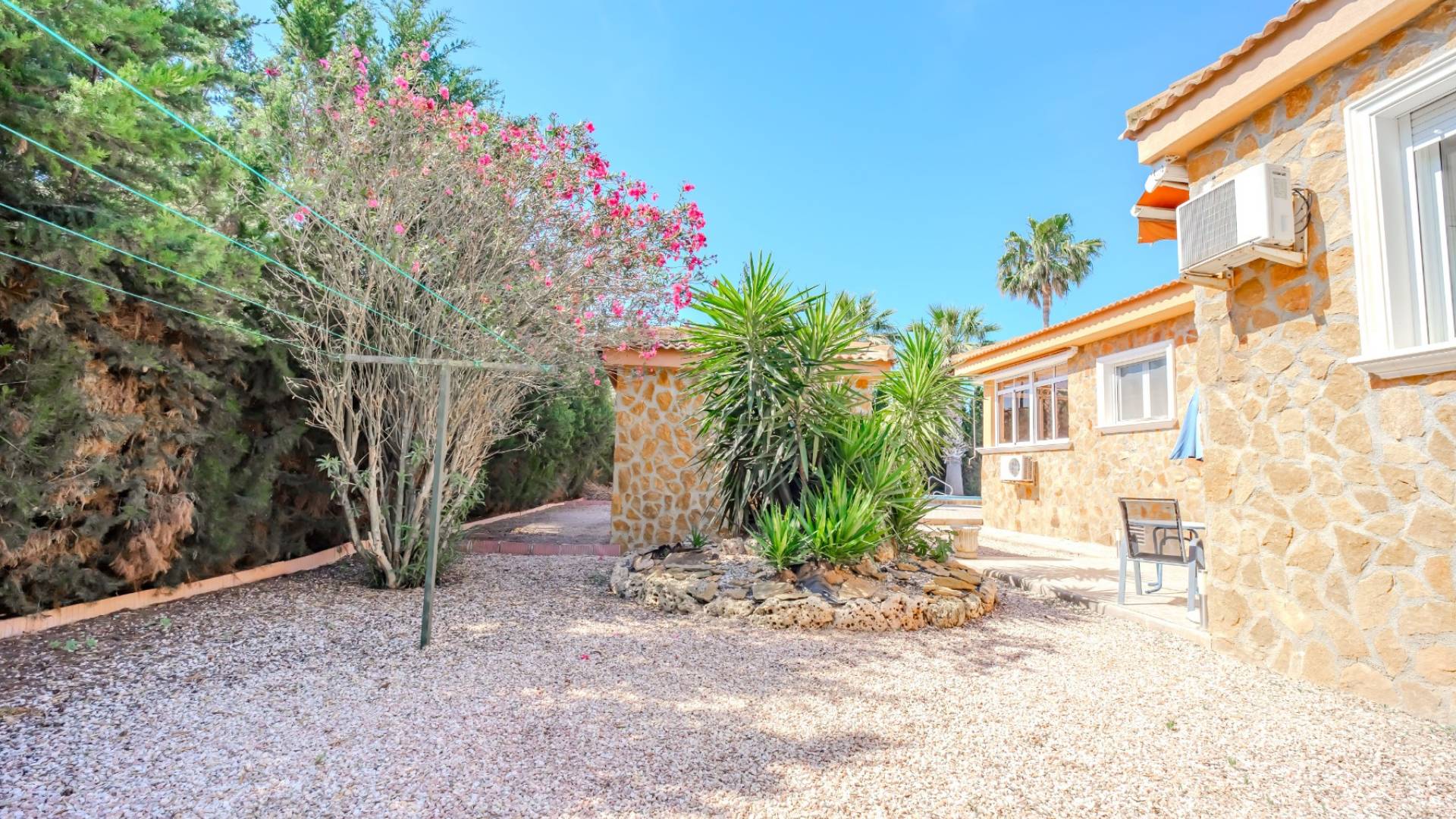 Gebraucht - Finca Landgrundstück - Rojales