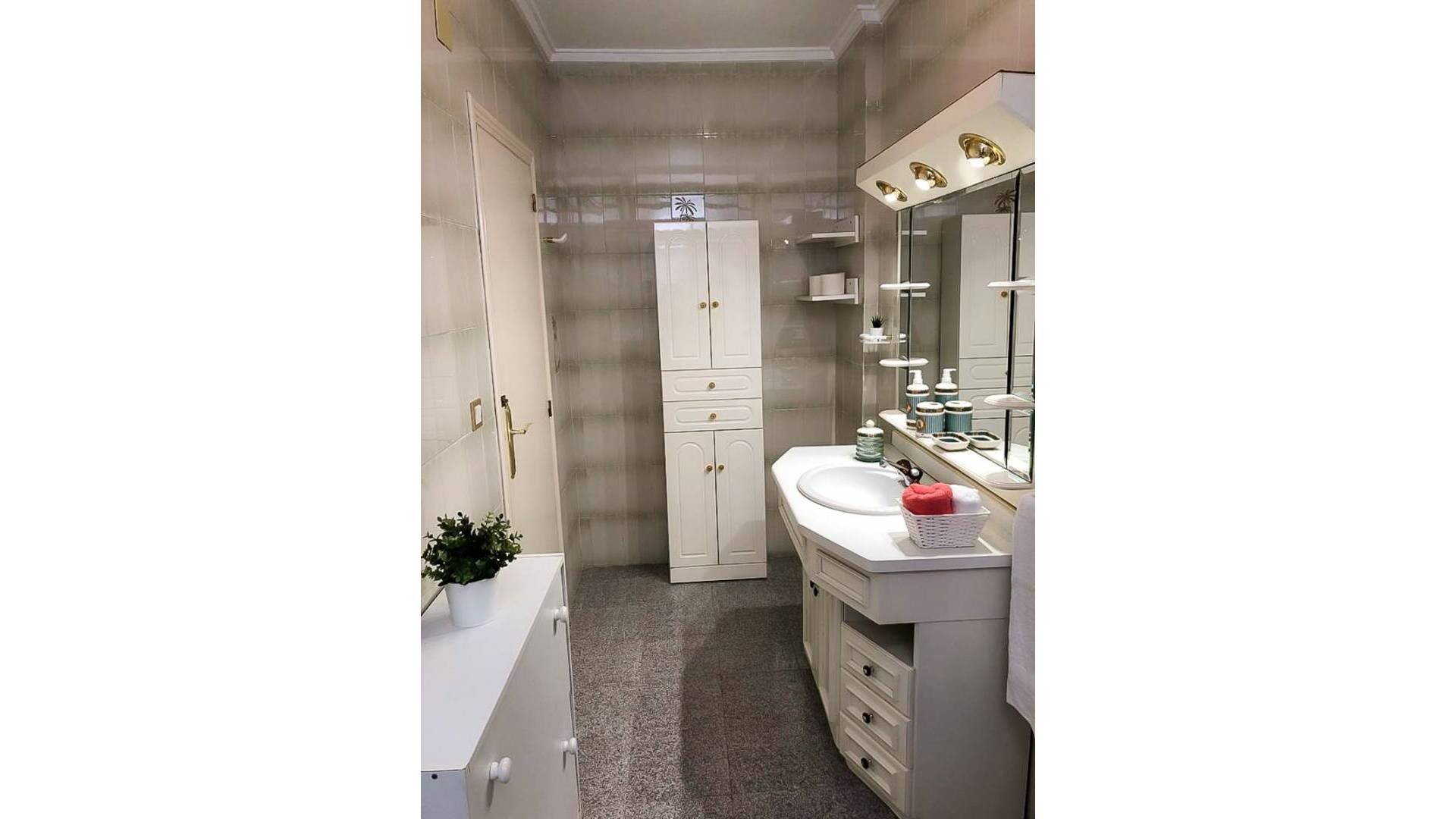 Gebraucht - Gefüllt - Santa Pola