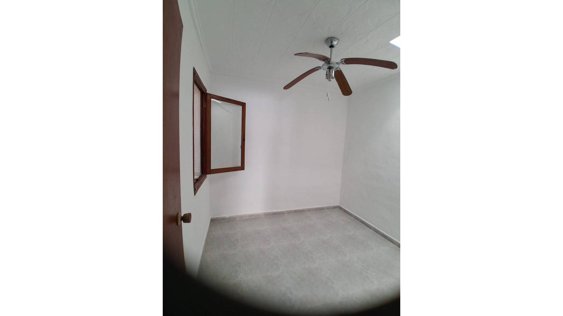 Gebraucht - Gefüllt - Torrevieja - La siesta