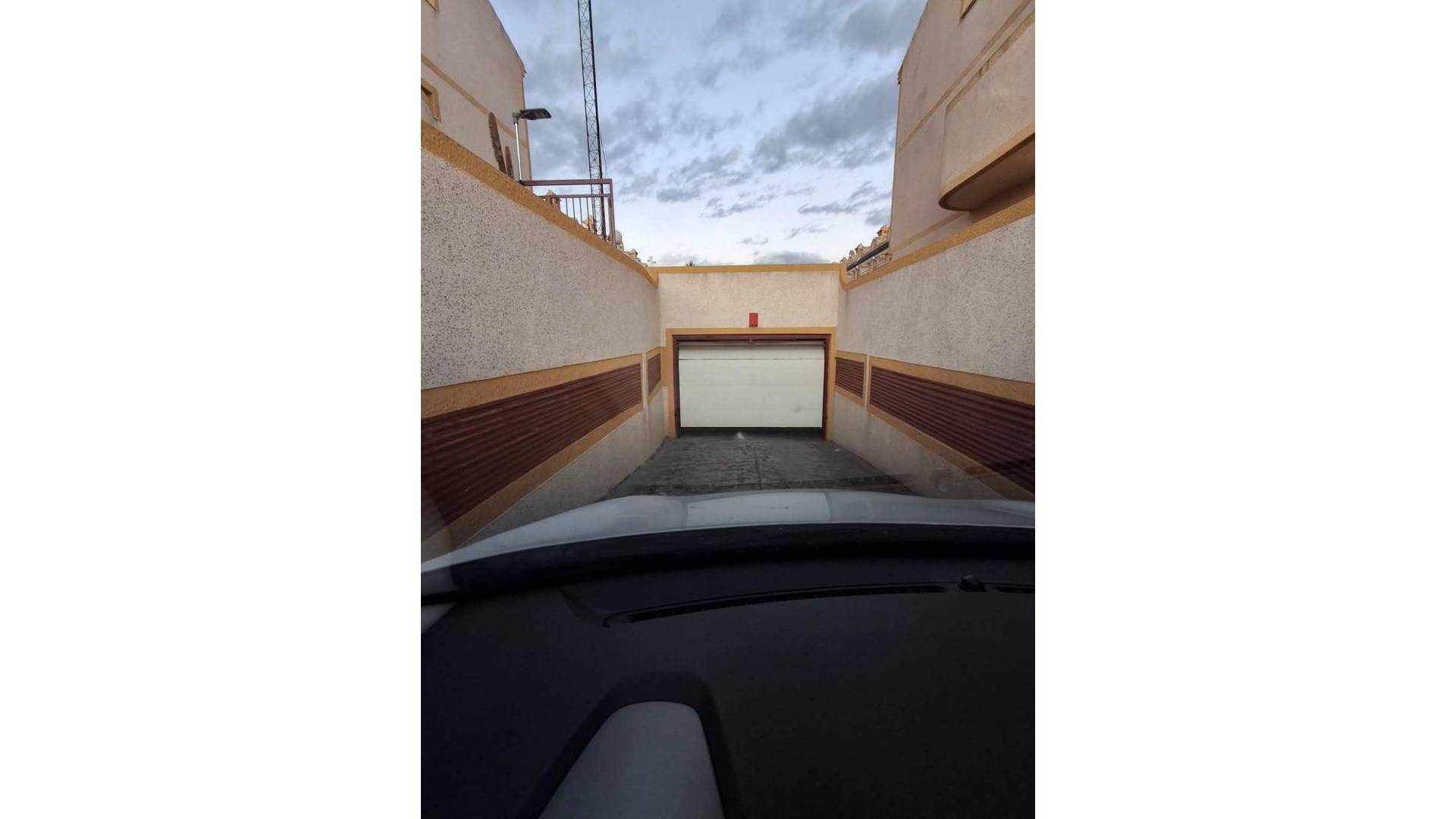 Gebraucht - Parkplatz / Garage - Orihuela Costa - Los Almendros-La Florida