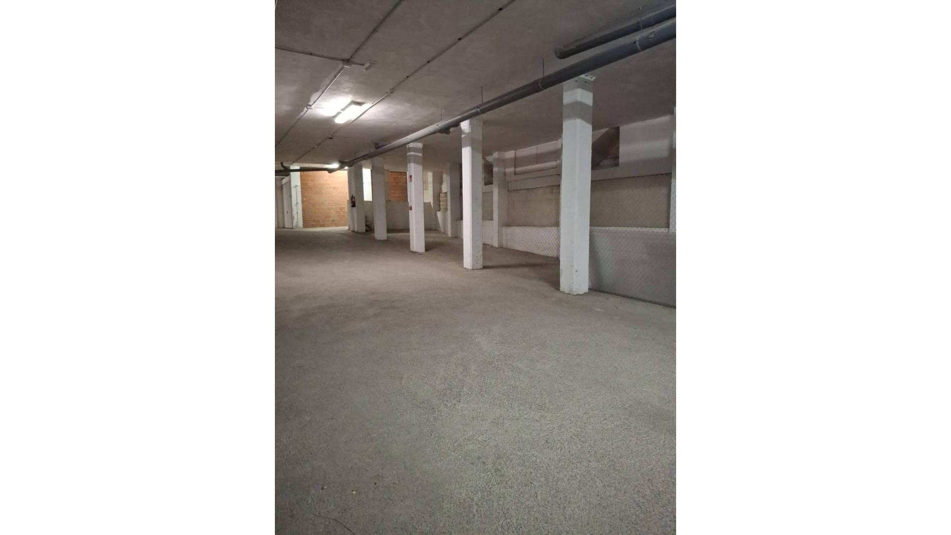 Gebraucht - Parkplatz / Garage - Orihuela Costa - Los Almendros-La Florida
