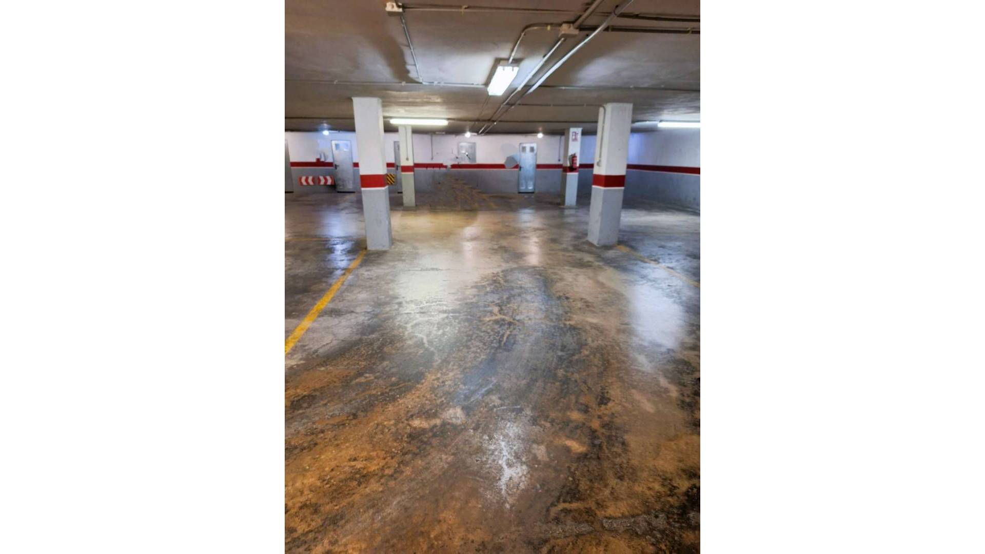 Gebraucht - Parkplatz / Garage - Torrevieja - Centro