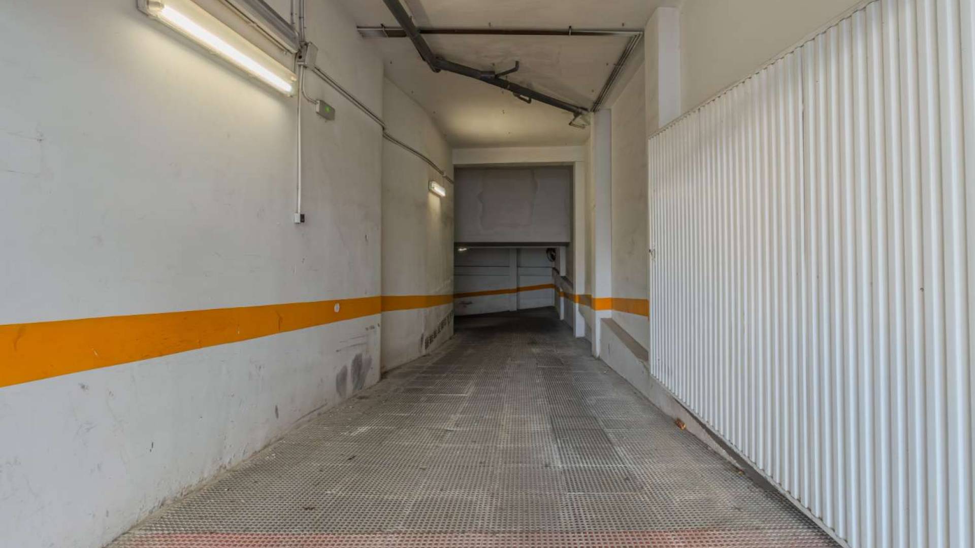 Gebraucht - Parkplatz / Garage - Torrevieja - Parque de las Naciones