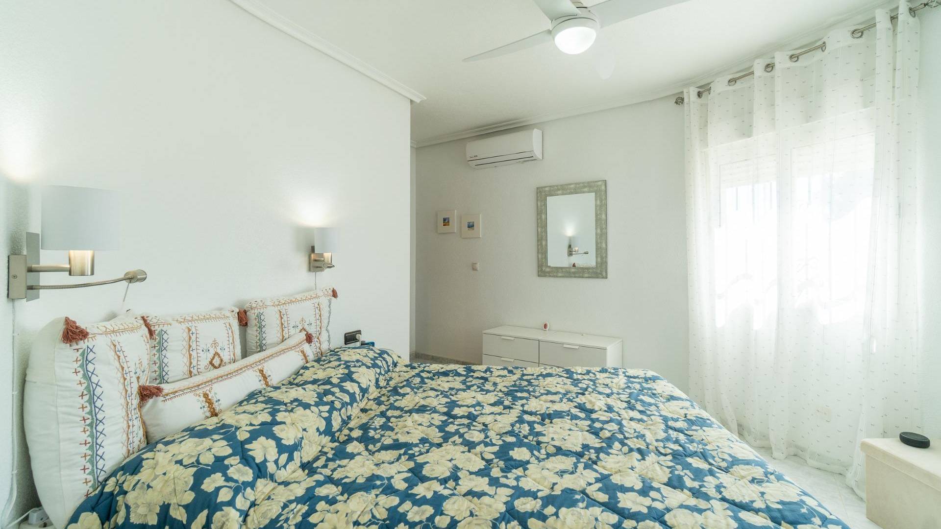 Gebraucht - Unabhängige Villa - Orihuela Costa - La Zenia