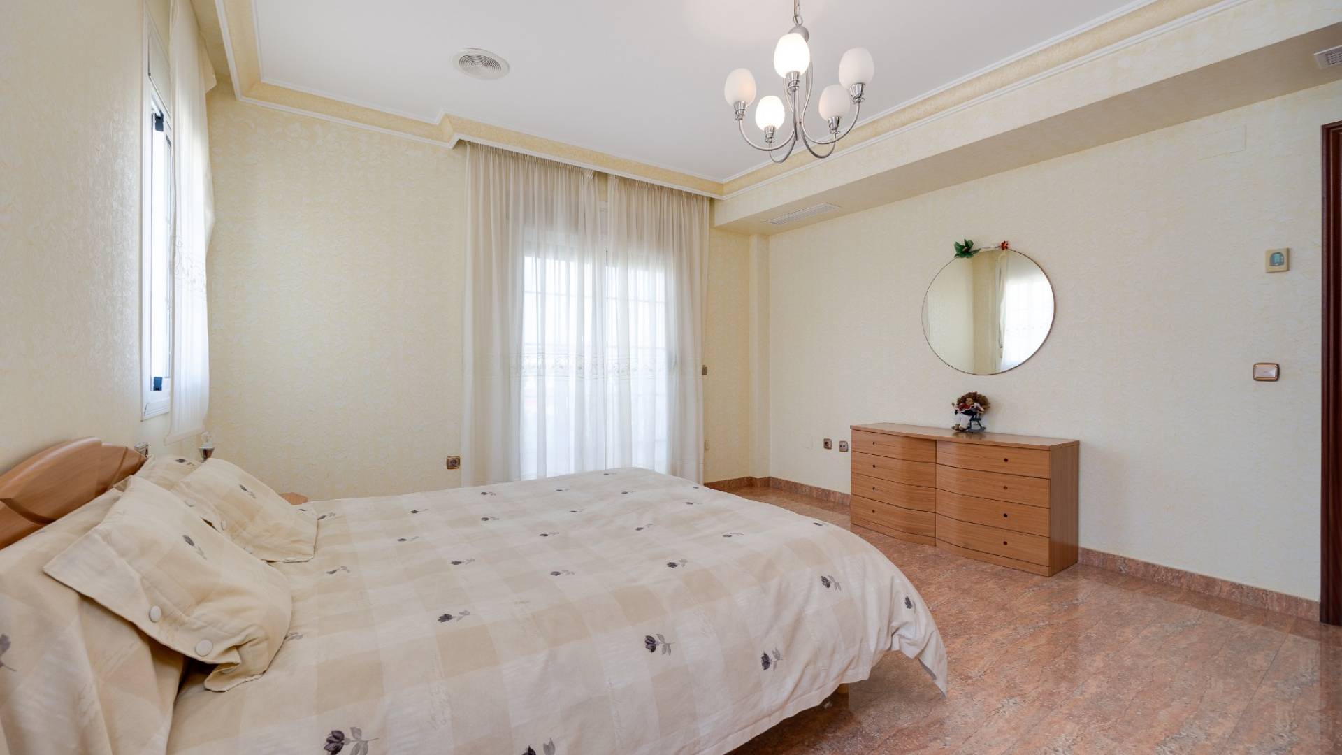 Gebraucht - Unabhängige Villa - Orihuela