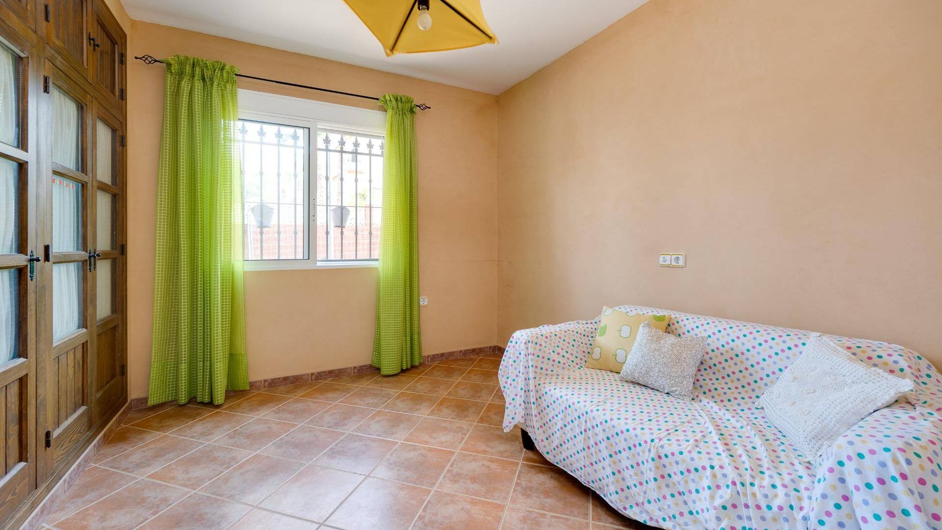 Gebraucht - Unabhängige Villa - San Miguel de Salinas - Ciudad de las comunicaciones