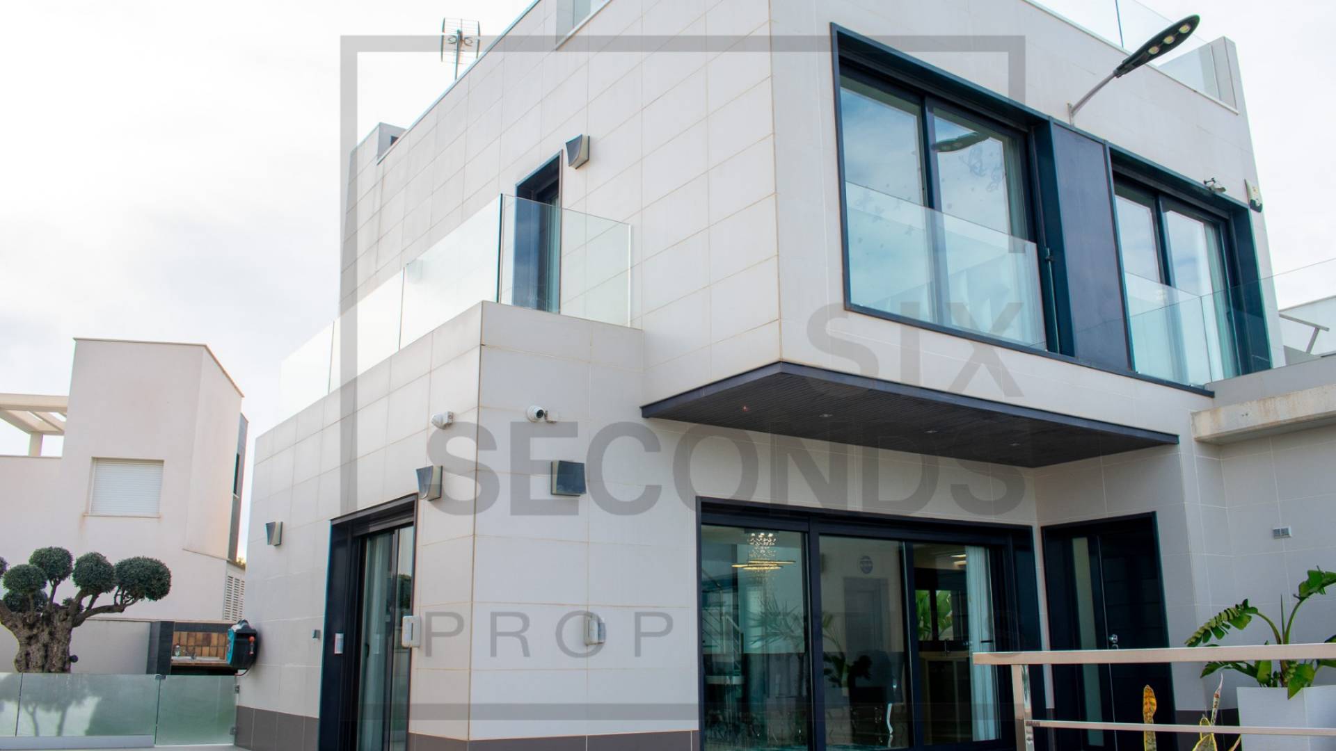 Gebraucht - Unabhängige Villa - San Miguel de Salinas - Urbanizaciones