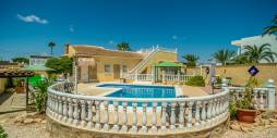 Gebraucht - Unabhängige Villa - Torrevieja - La siesta