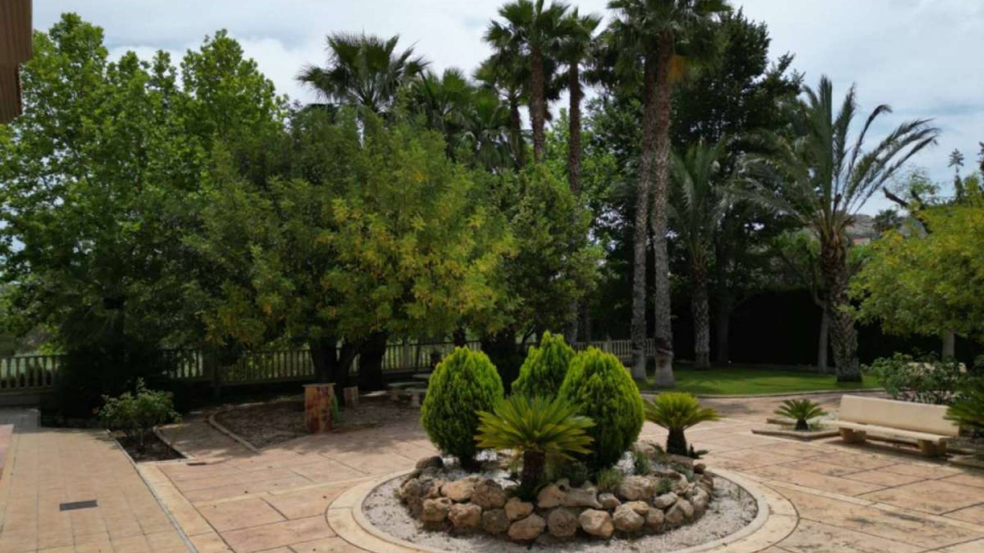 Gebraucht - Unabhängige Villa - 