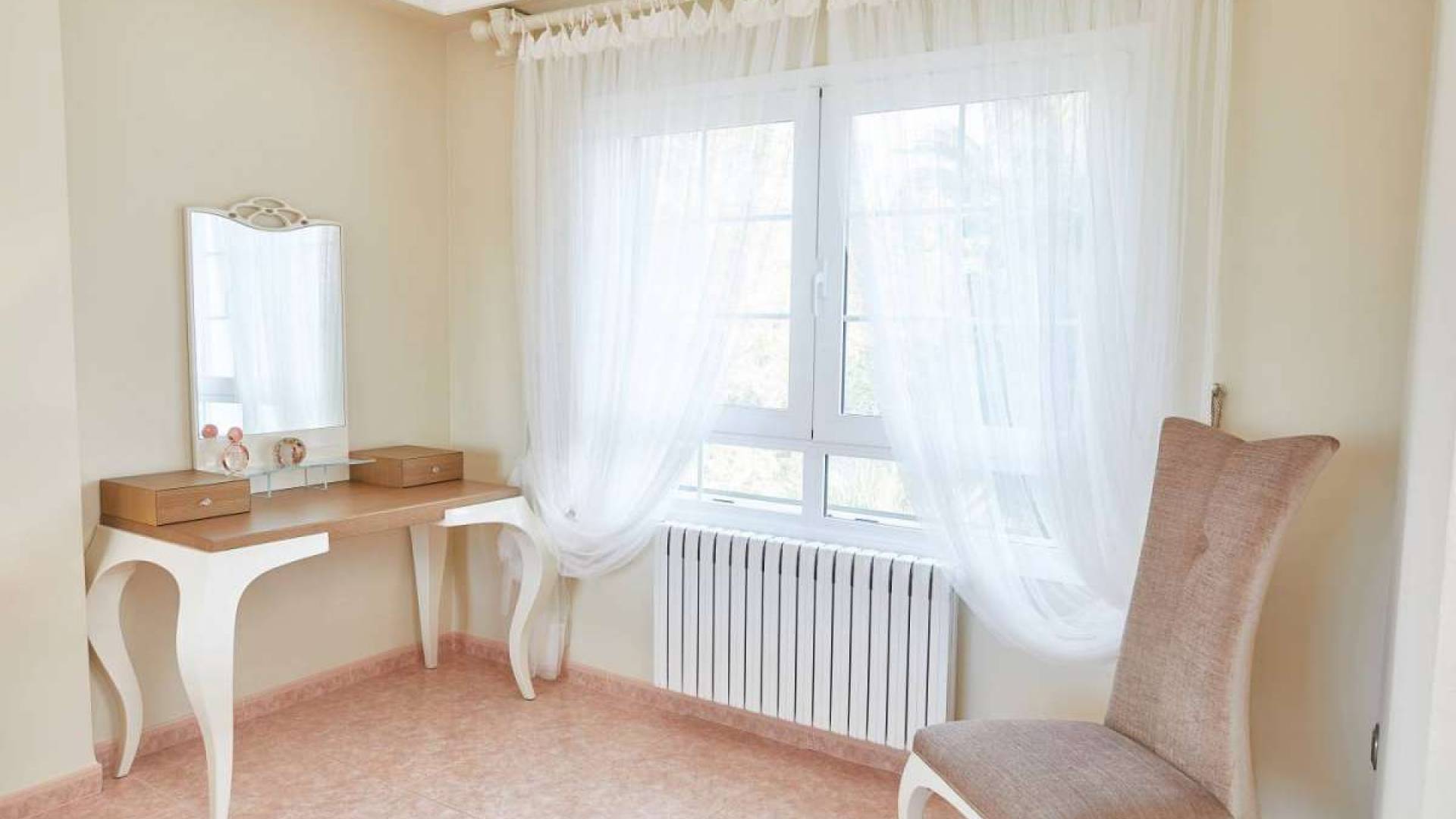 Gebraucht - Unabhängige Villa - 