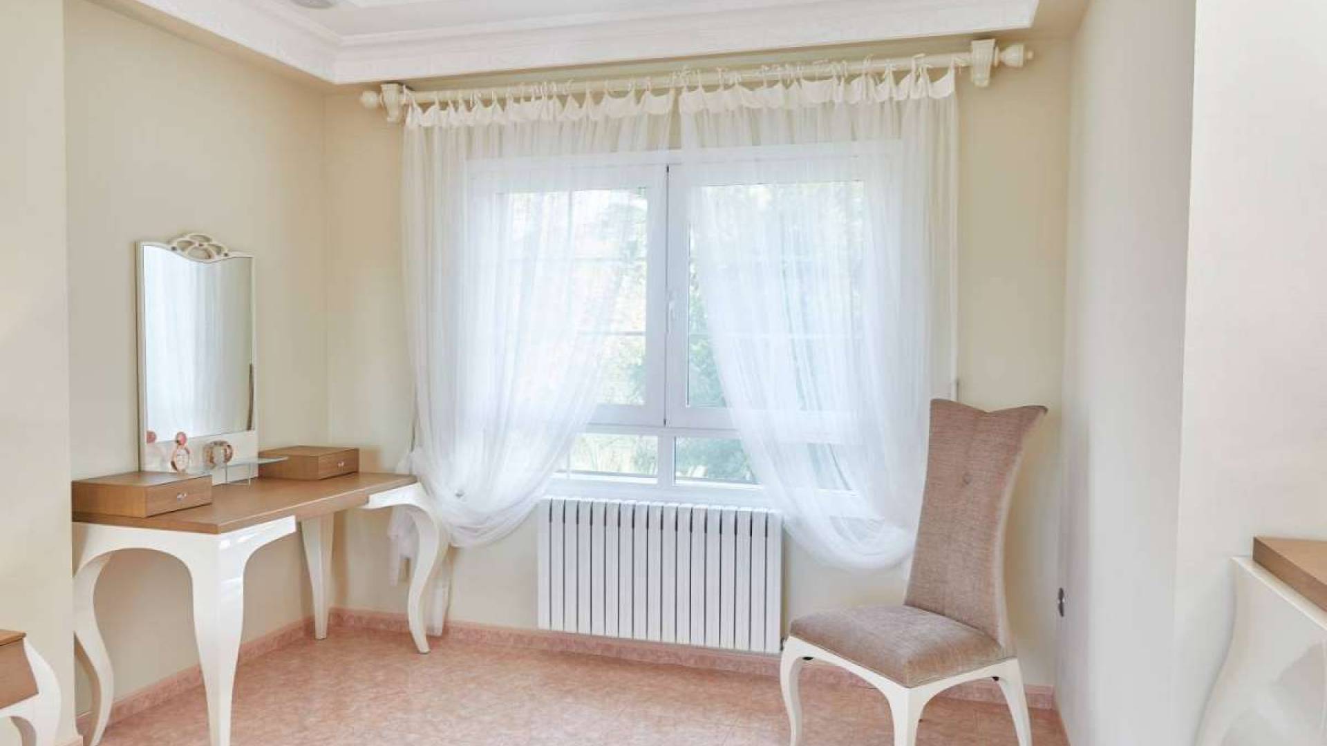 Gebraucht - Unabhängige Villa - 