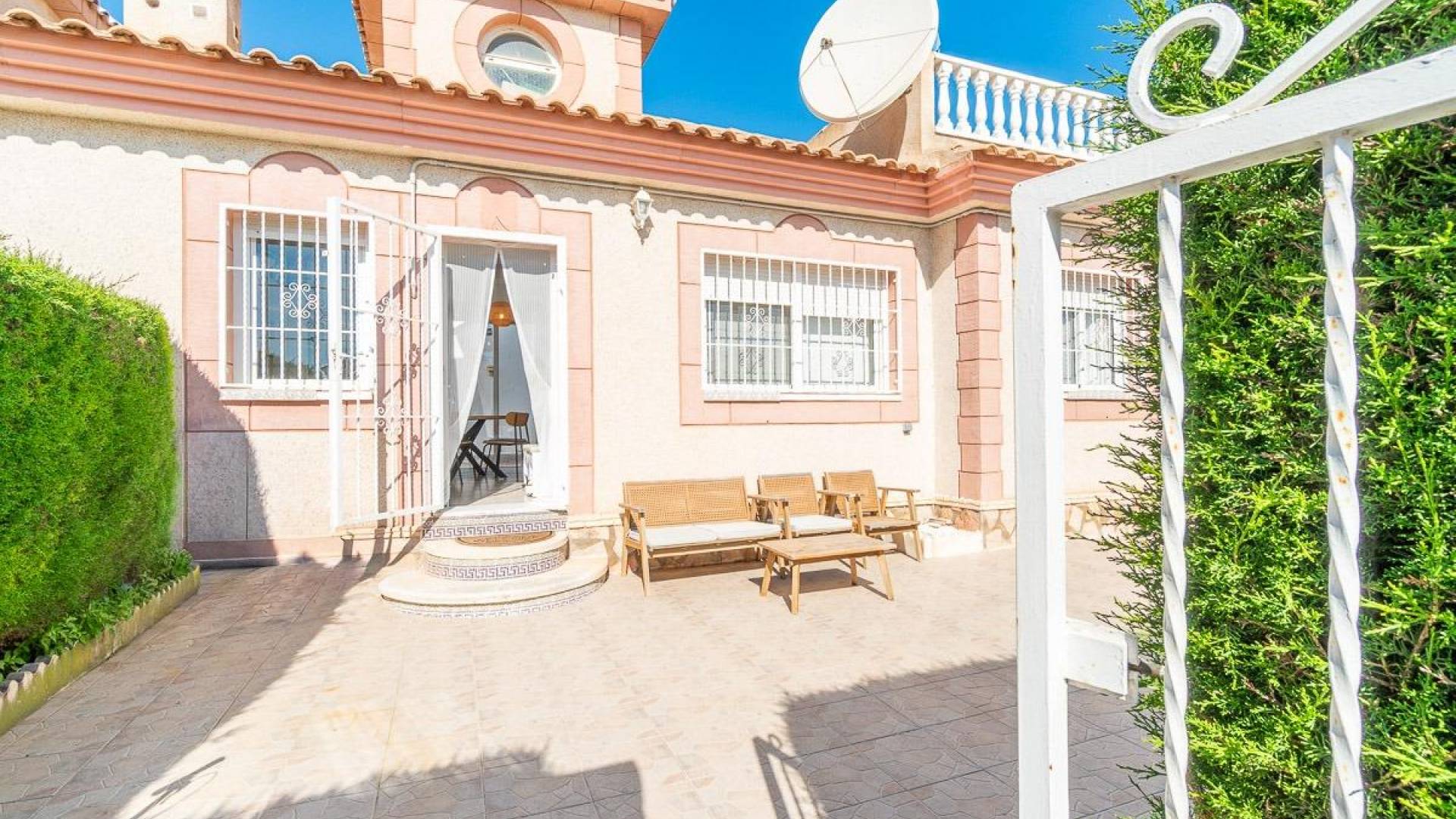 Gebraucht - Villa / Doppelhaushälfte - Orihuela Costa - Punta Prima