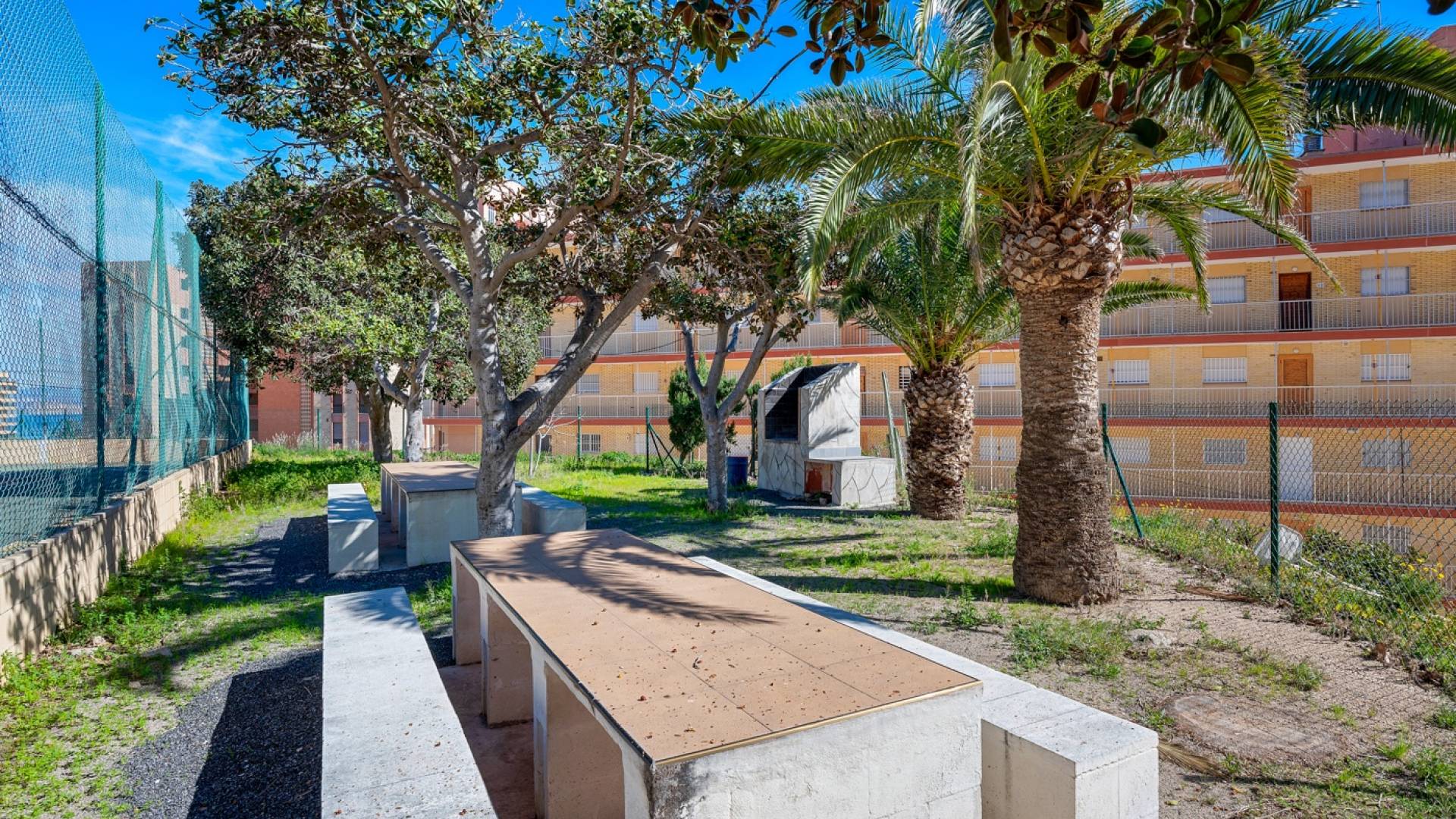 Gebraucht - Wohnung - Arenales del Sol - Segunda linea playa