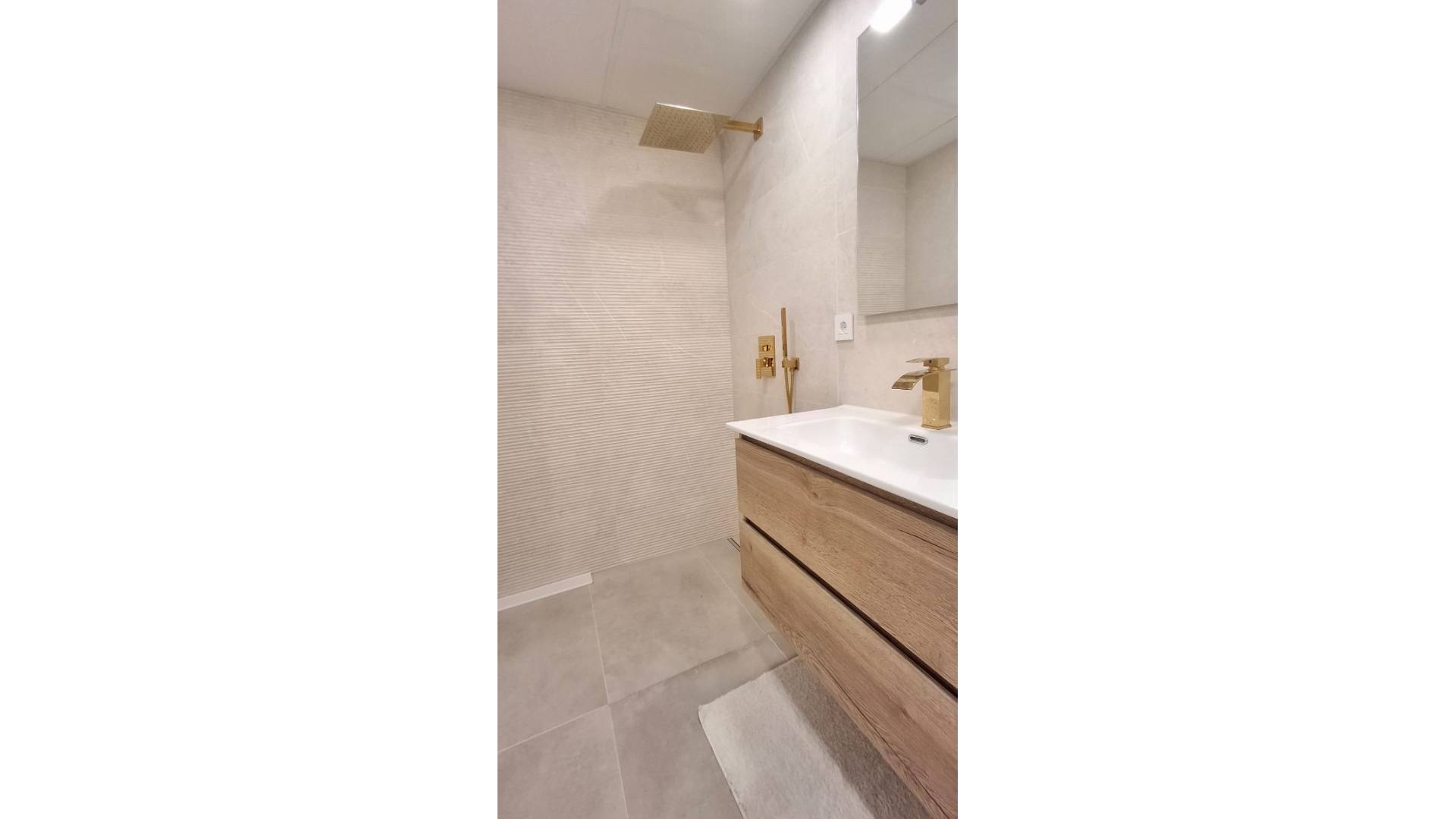 Gebraucht - Wohnung / Maisonette - Torrevieja - Playa Acequion