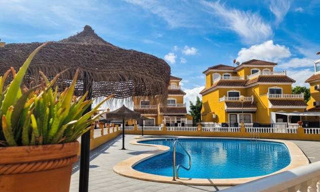 Gefüllt - Gebraucht - Orihuela Costa - La Florida