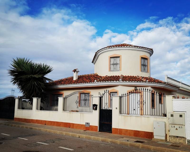 Independent villa · Second hand · Los Alcazares · Town