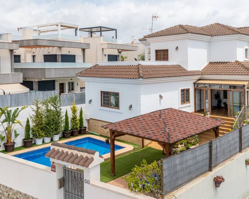 Independent villa · Second hand · Los Montesinos · Los Montesinos