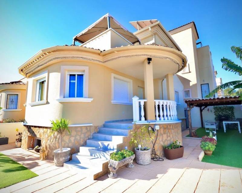 Independent villa · Second hand · San Miguel de Salinas · Pueblo 9