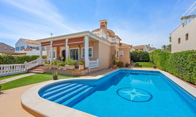 Independent villa - Second hand - Torrevieja - La Mata