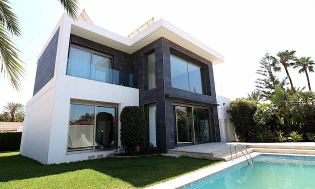 Independent villa - Second hand - Torrevieja - Los Angeles