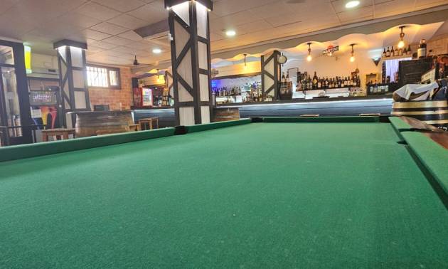 Locaux commerciaux - Gebraucht - Torrevieja - Aguas Nuevas