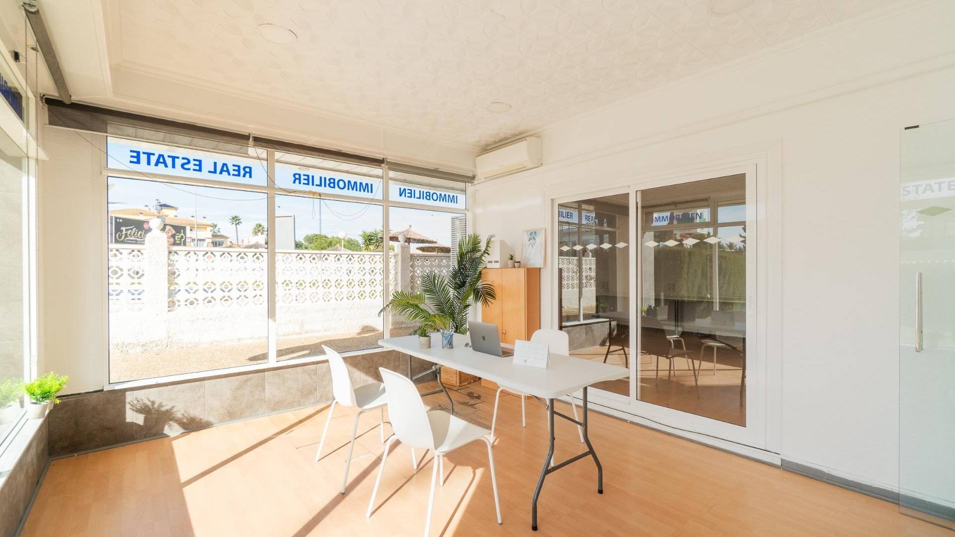 Long time Rental - Commercial premises - Orihuela Costa - La Zenia