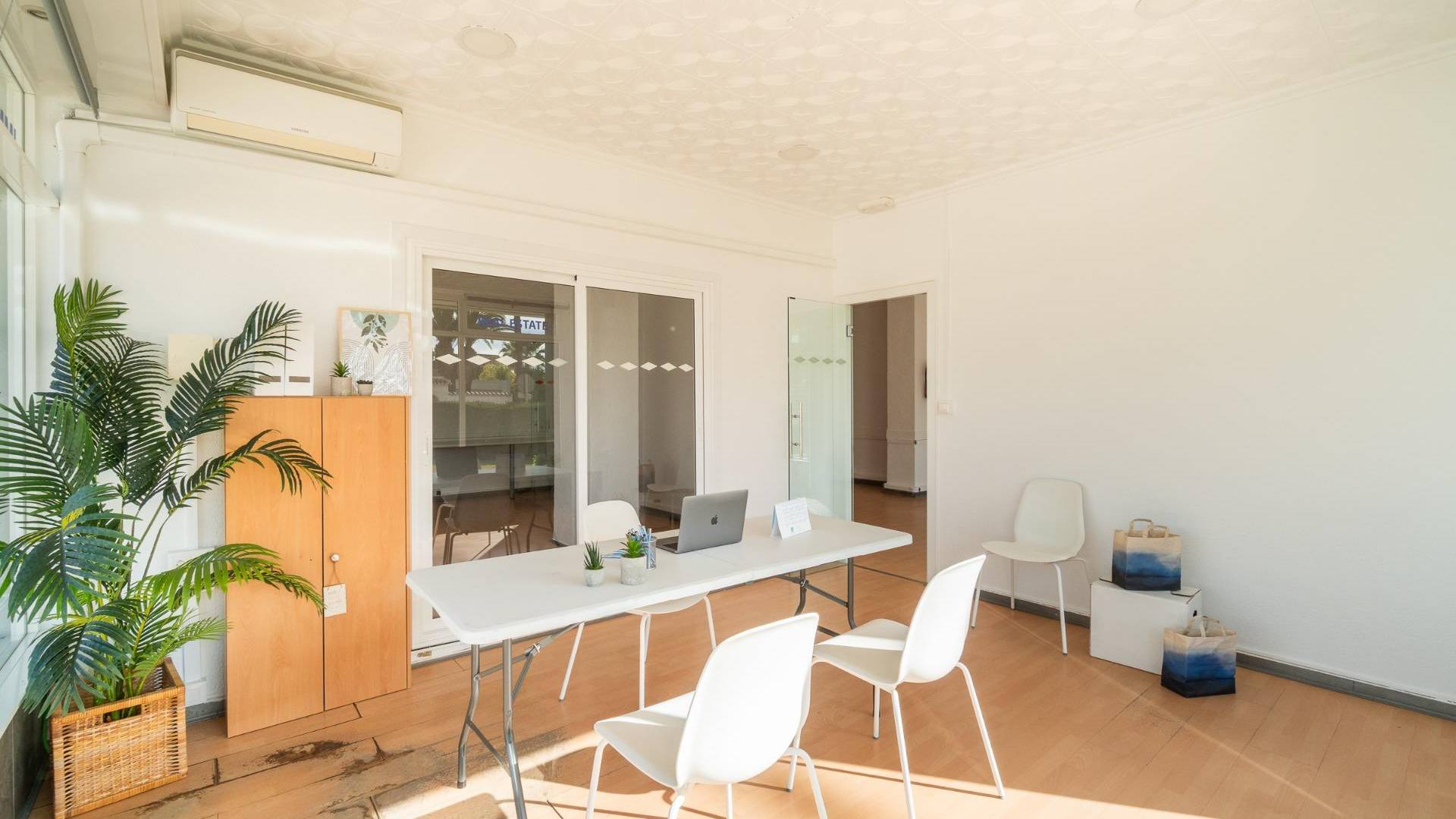 Long time Rental - Commercial premises - Orihuela Costa - La Zenia