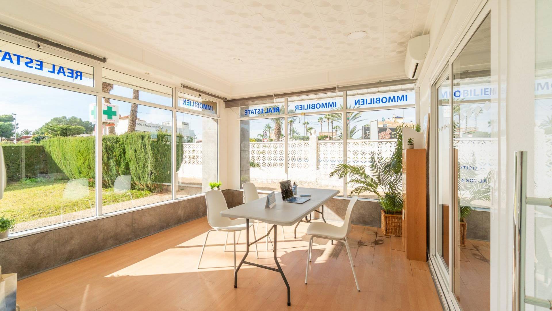 Long time Rental - Commercial premises - Orihuela Costa - La Zenia