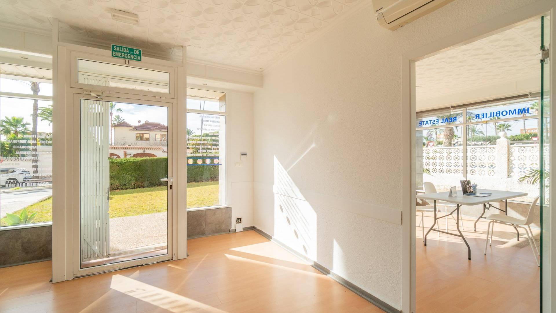 Long time Rental - Commercial premises - Orihuela Costa - La Zenia