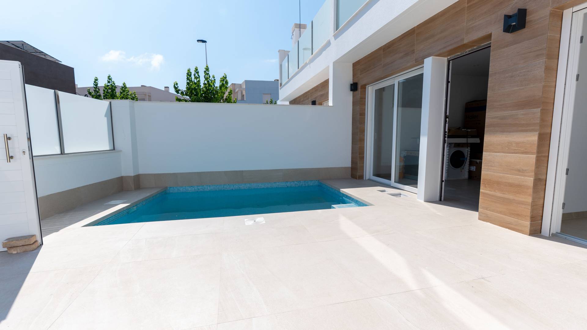 Neubau - Losgelöst - Las Esperanzas