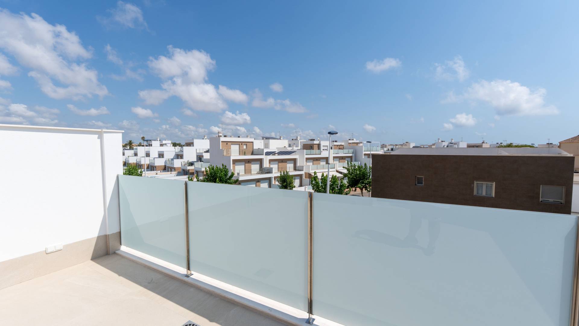 Neubau - Losgelöst - Las Esperanzas