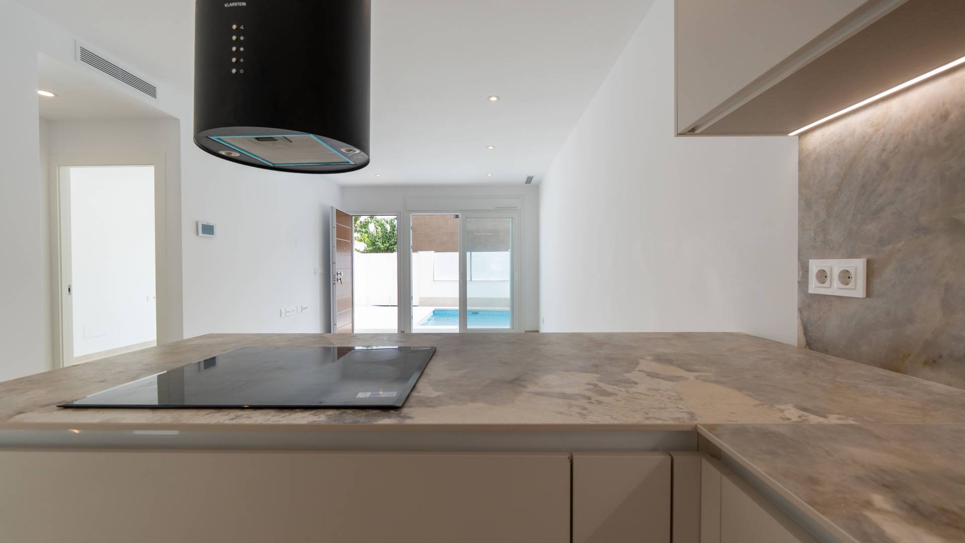 Neubau - Losgelöst - Las Esperanzas