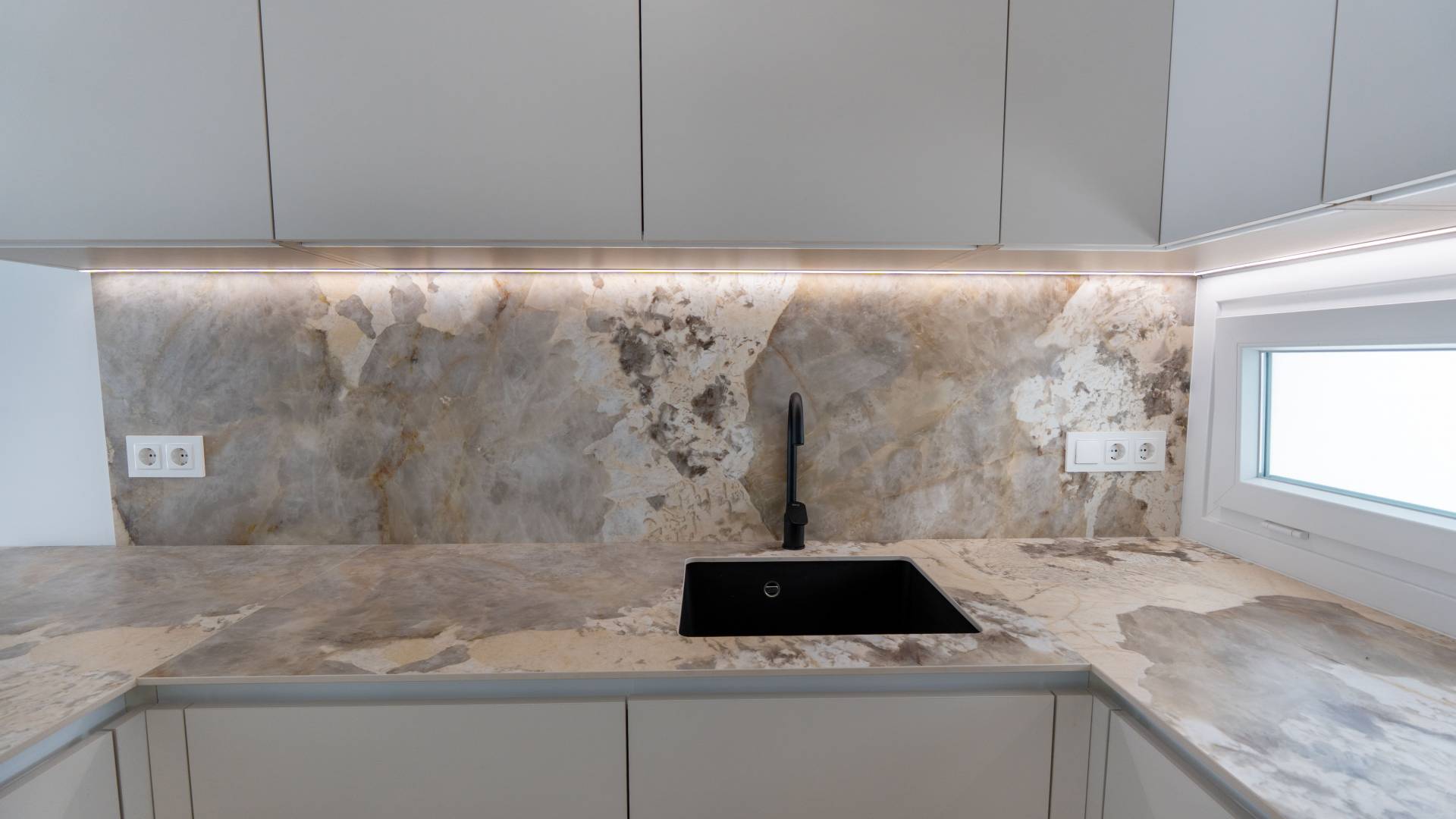 Neubau - Losgelöst - Las Esperanzas