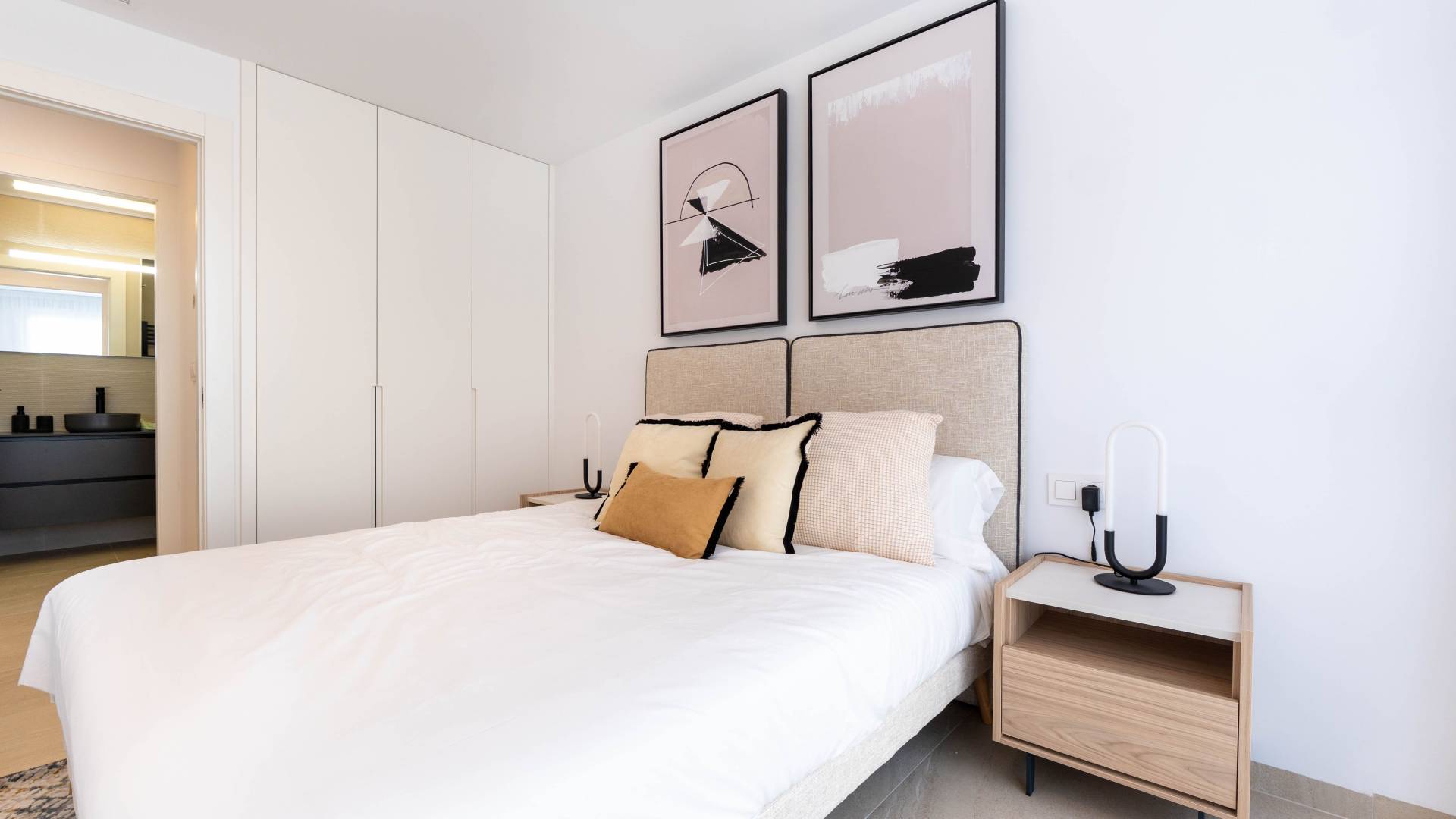 Neubau - Losgelöst - Las Esperanzas