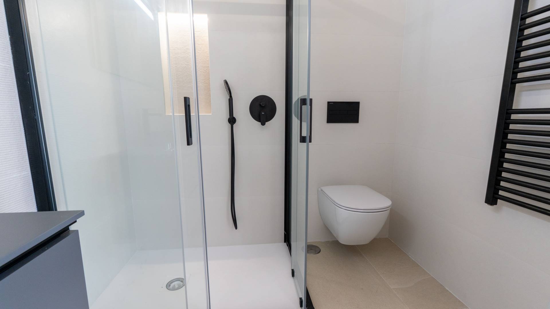 Neubau - Losgelöst - Las Esperanzas