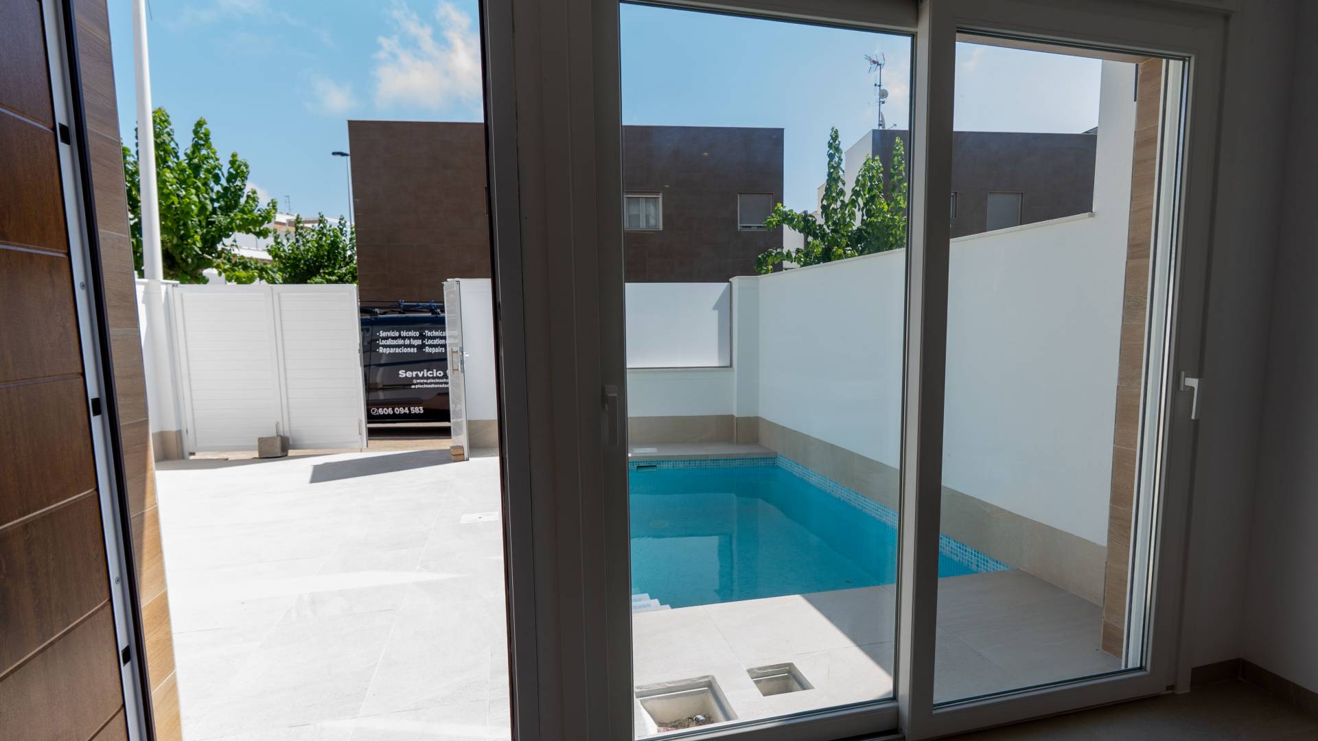 Neubau - Losgelöst - Las Esperanzas