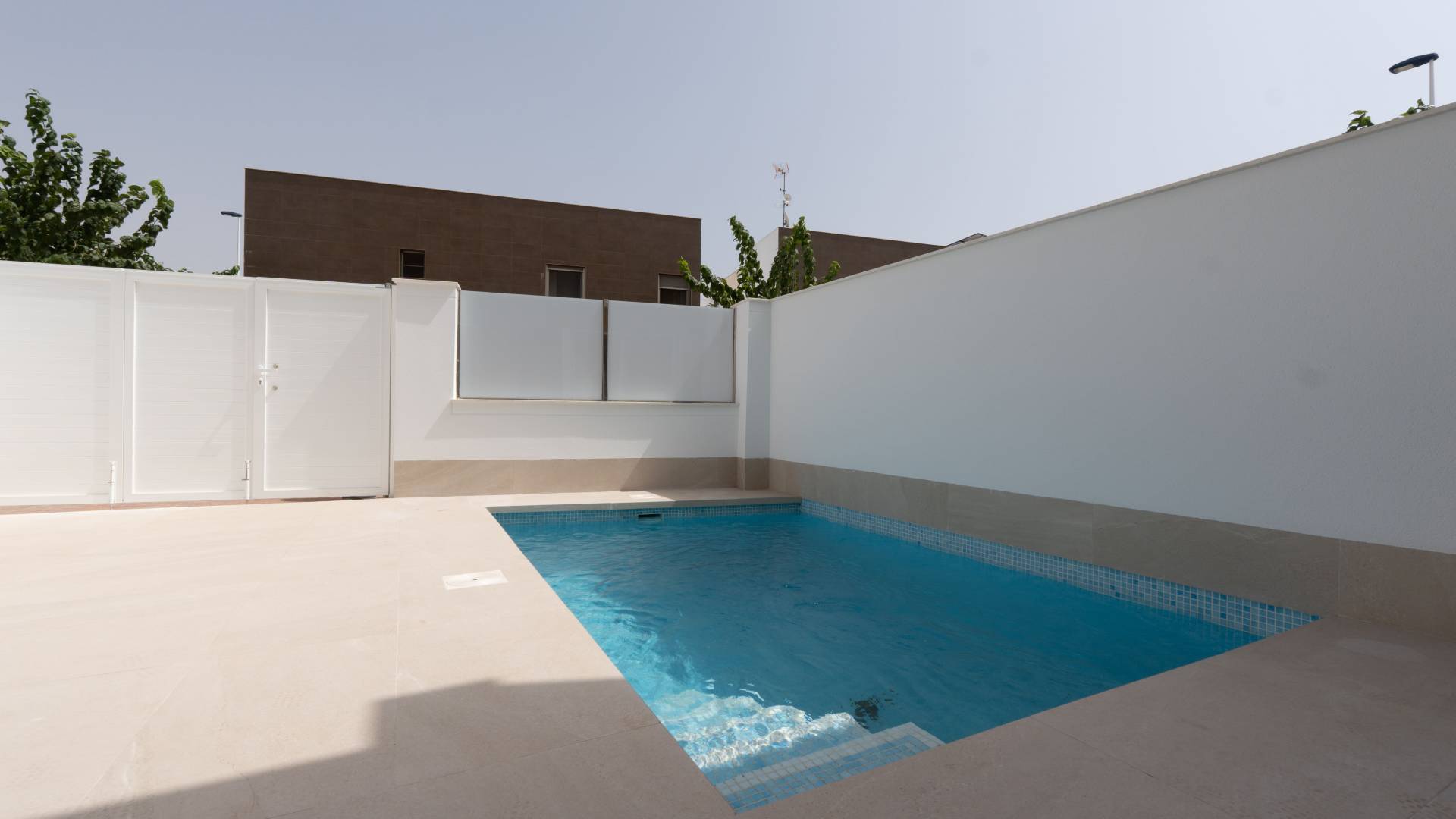 Neubau - Losgelöst - Las Esperanzas