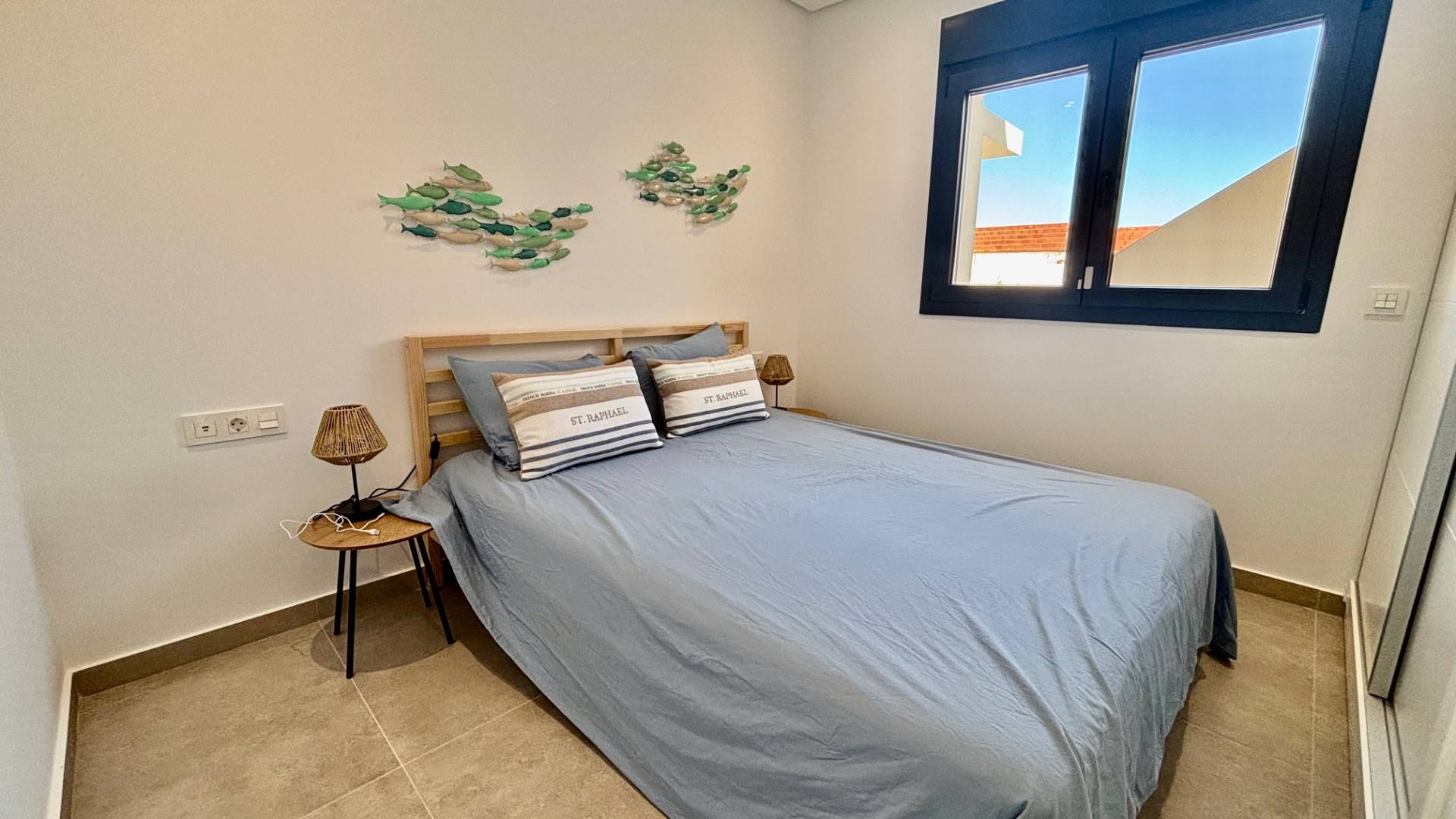 Neubau - Losgelöst - Rafal