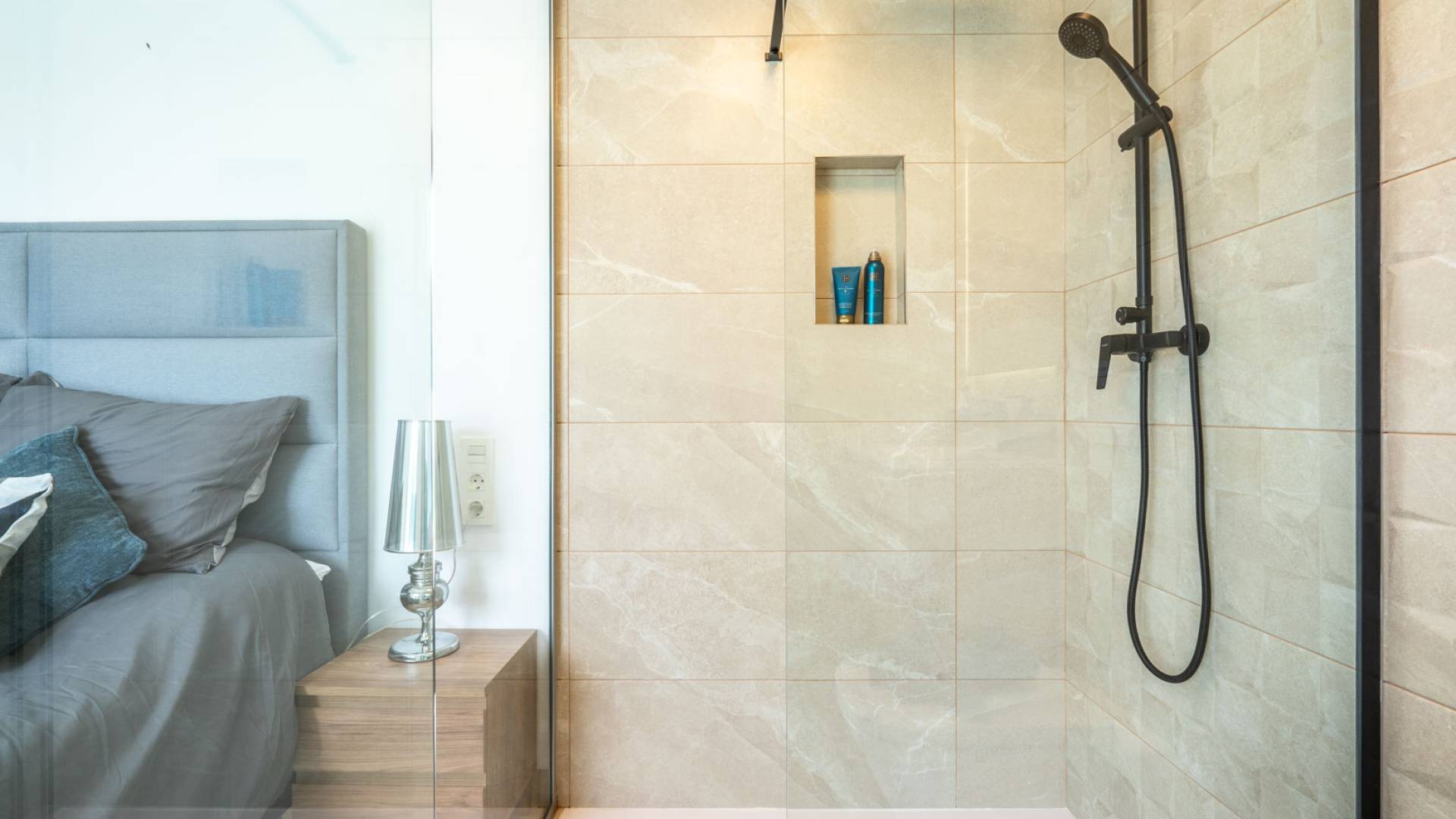 Neubau - Losgelöst - 