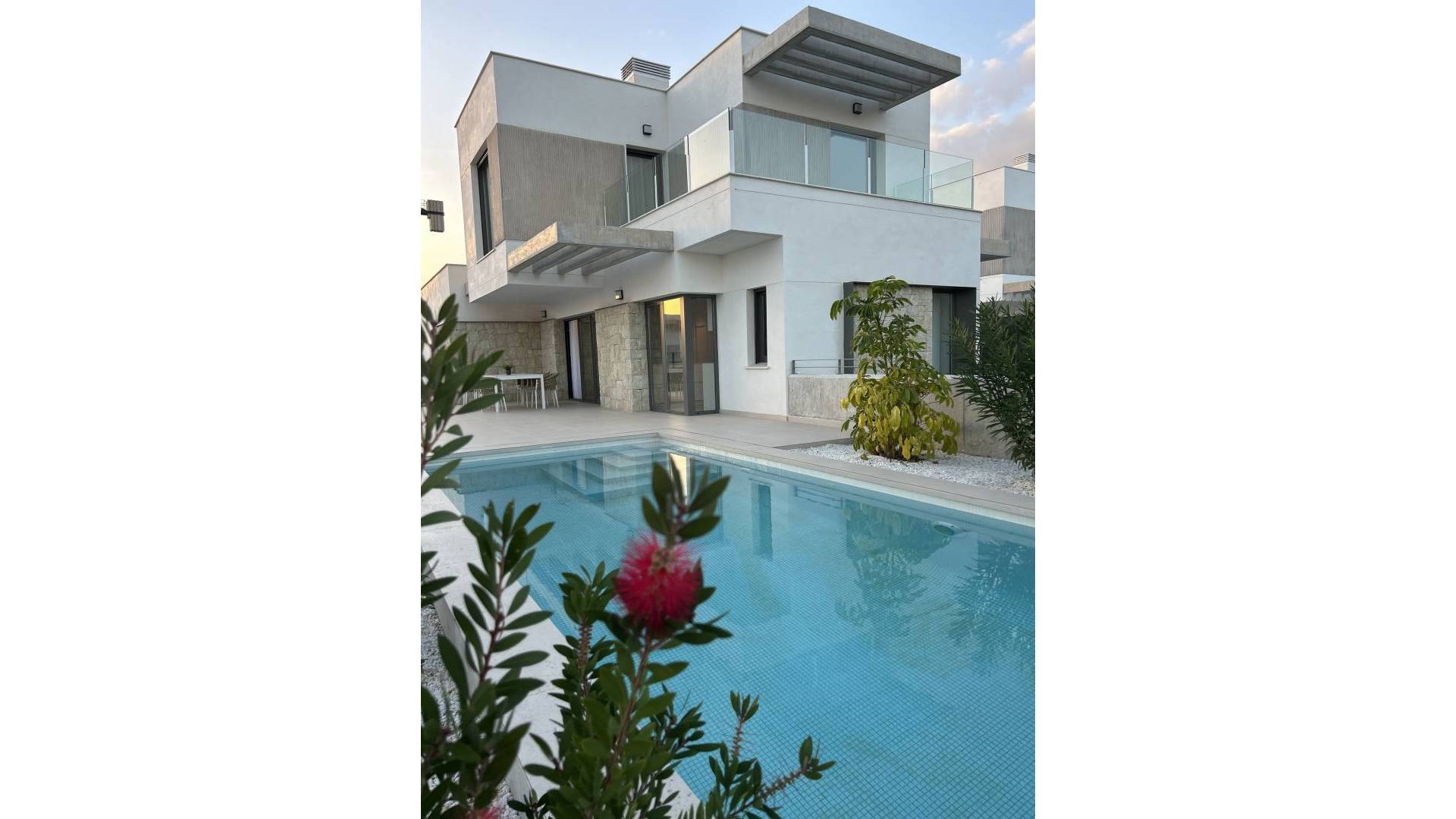 Neubau - Unabhängige Villa - Finestrat