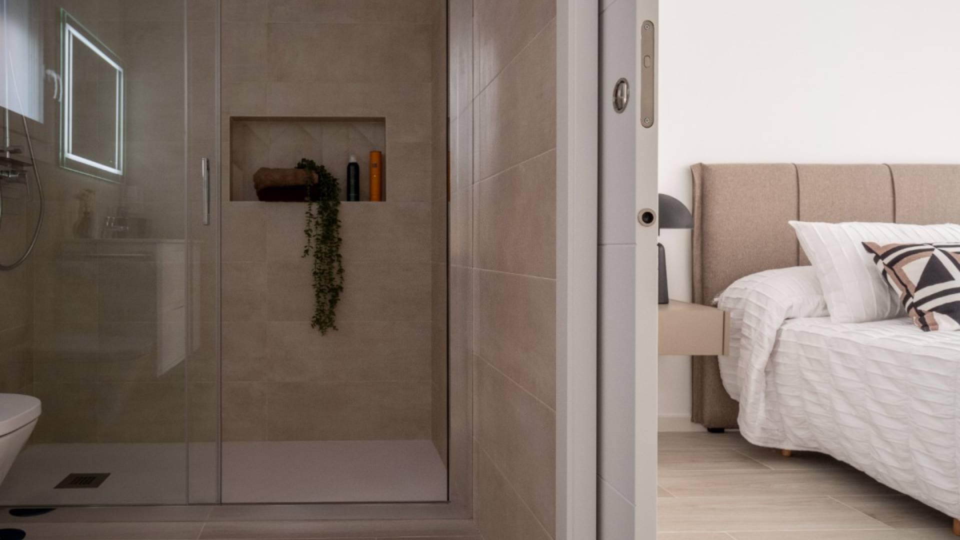 Neubau - Unabhängige Villa - 