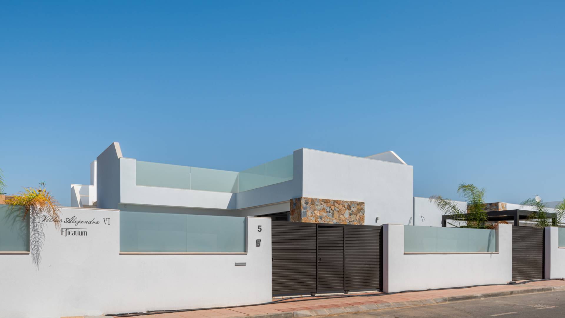 Neubau - Unabhängige Villa - 